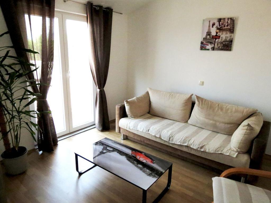 Apartments Ljubicic Podstrana Habitación foto