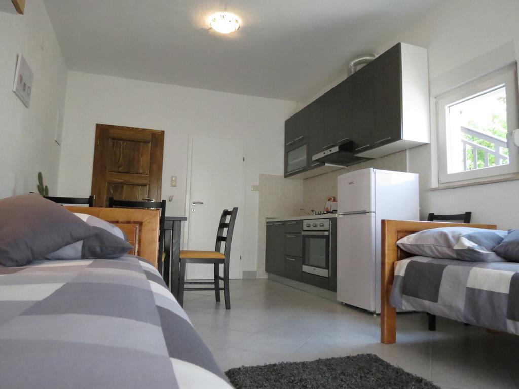 Apartments Ljubicic Podstrana Habitación foto